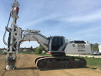 New Holland E485